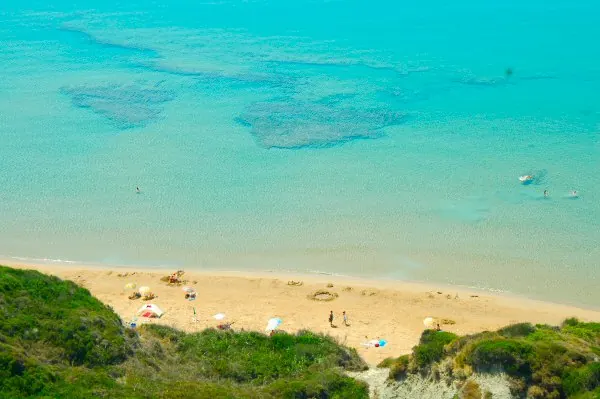 Eau turquoise au nord d'Arillas