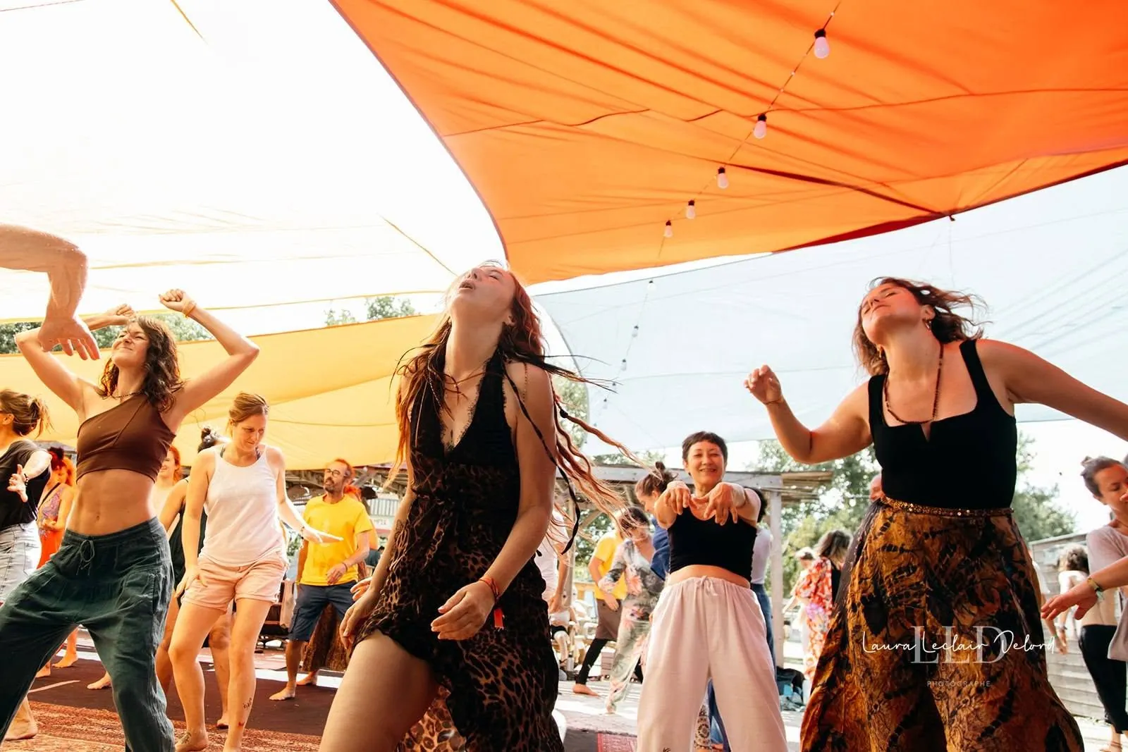 Danse libre, yeux fermés